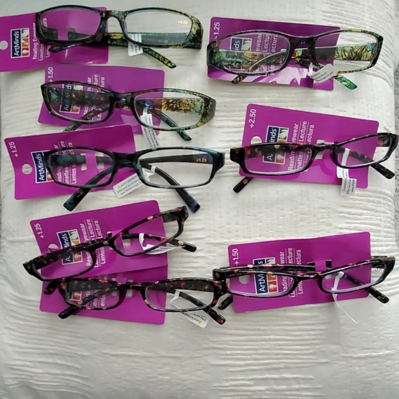 NWT NONPRESCRIPTION READERS - Picture 1 of 3